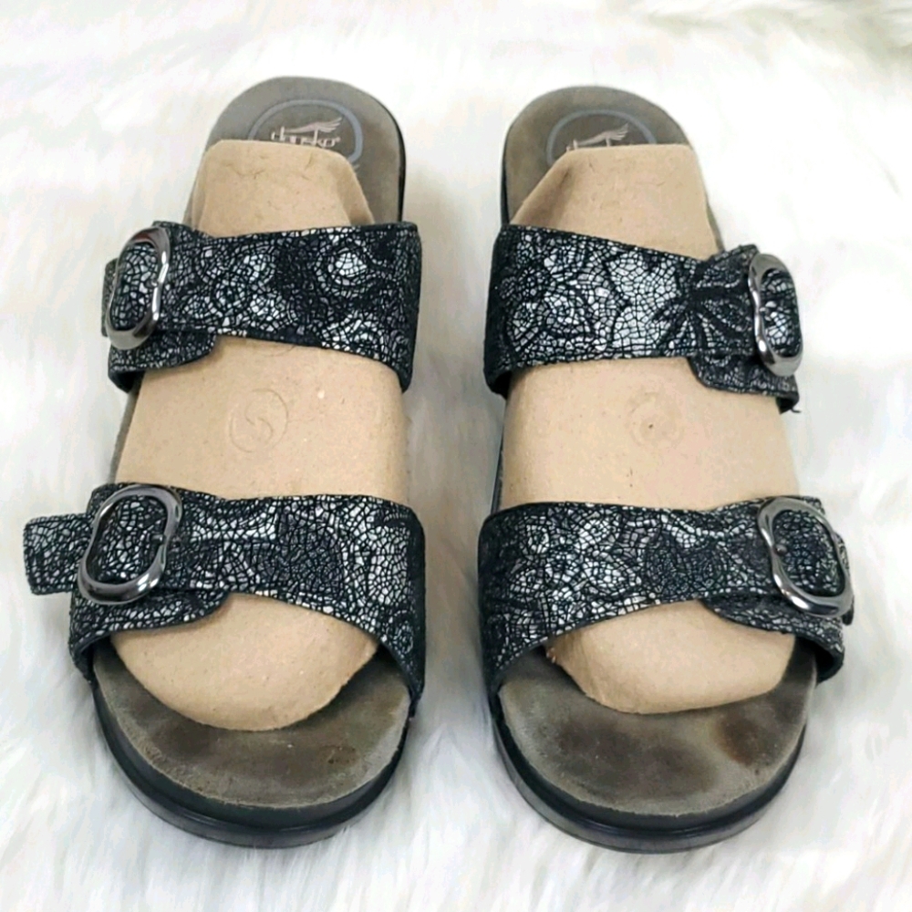 Dansko clogs sandals buckle detail women clog size 41 / 10.5